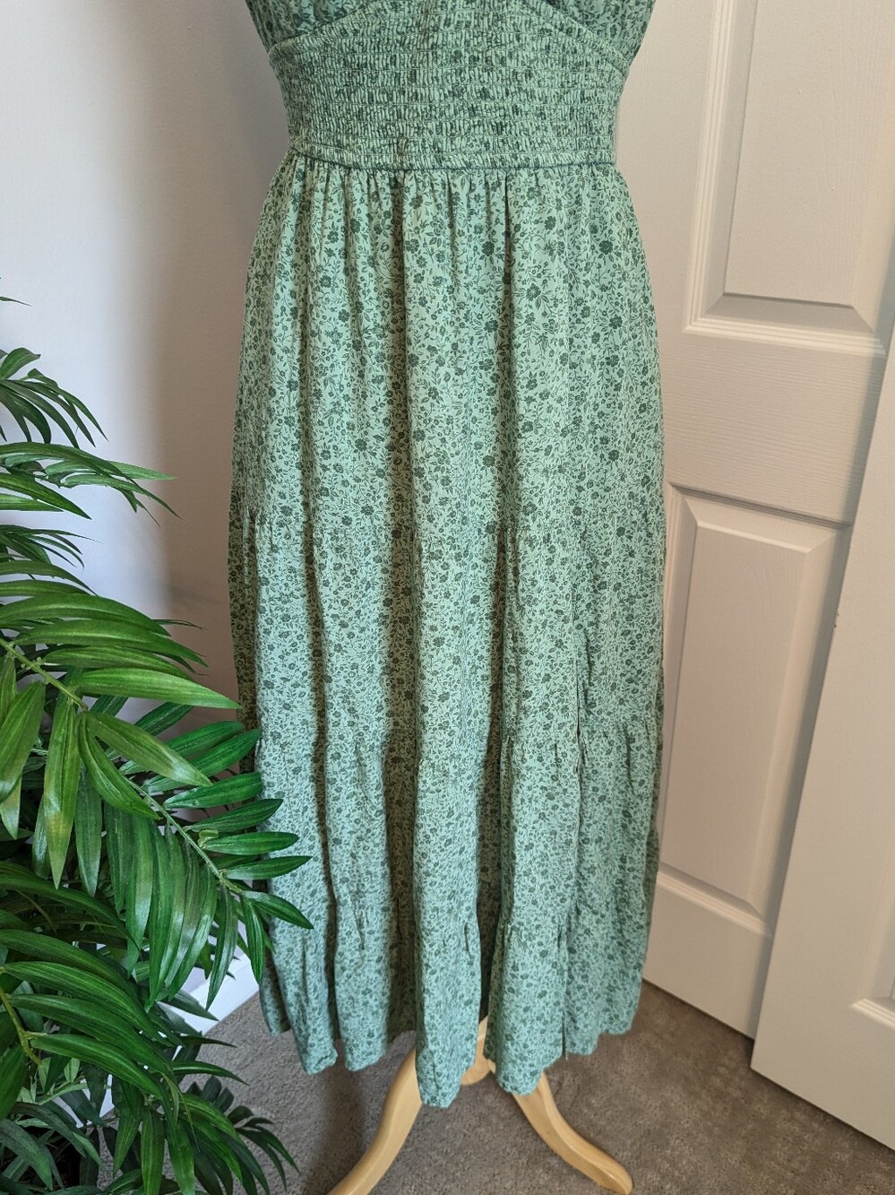 Hollister Green Floral Twist Bust Tie-Back Midi Dress With Slit XL - Picture 5 of 10